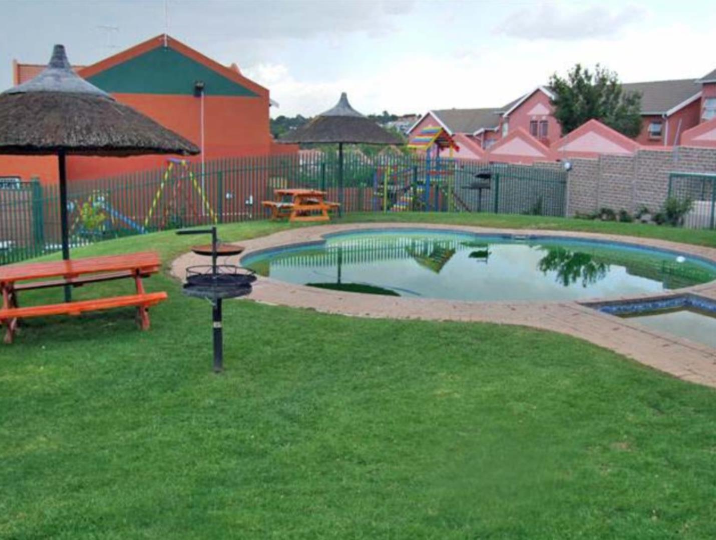 765580_pool_2.jpg